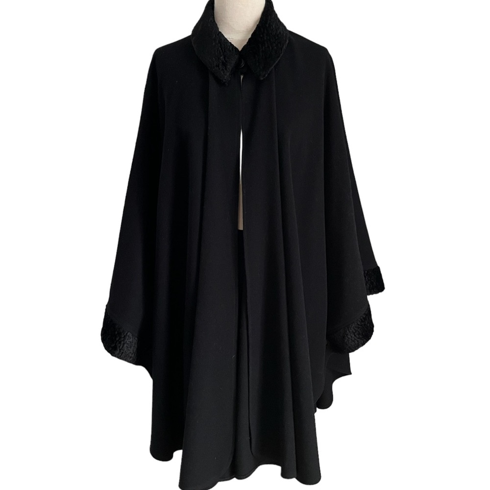 VINTAGE CAPE COAT IN BLACK WITH FAUX ASTRAKHAN